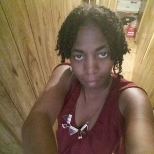 Meet your Posher, Crystal